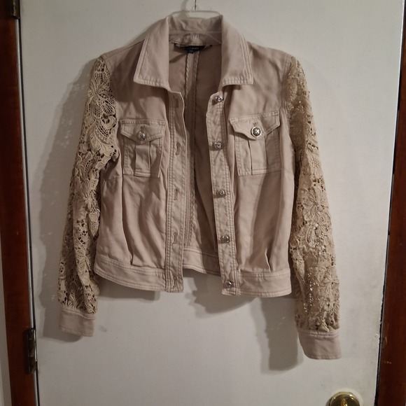 White House Black Market Lace Sleeve Cropped Jacket EUC 2 - Picture 5 of 8